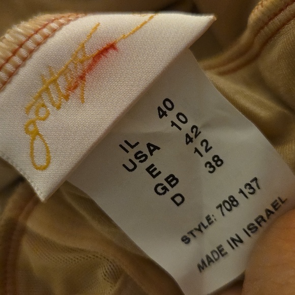 #8 NWT BAYWATCH REVIVAL RED TANK SUIT Gottex - Picture 11 of 12